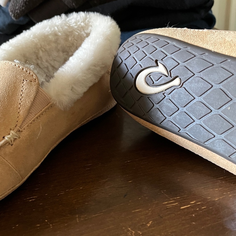 OluKai Women's Tan Suede Moccasins with Cream Fleece Lining - Picture 4 of 6